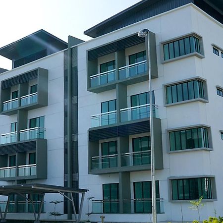 Faiz Homestay Κουτσίνγκ Εξωτερικό φωτογραφία